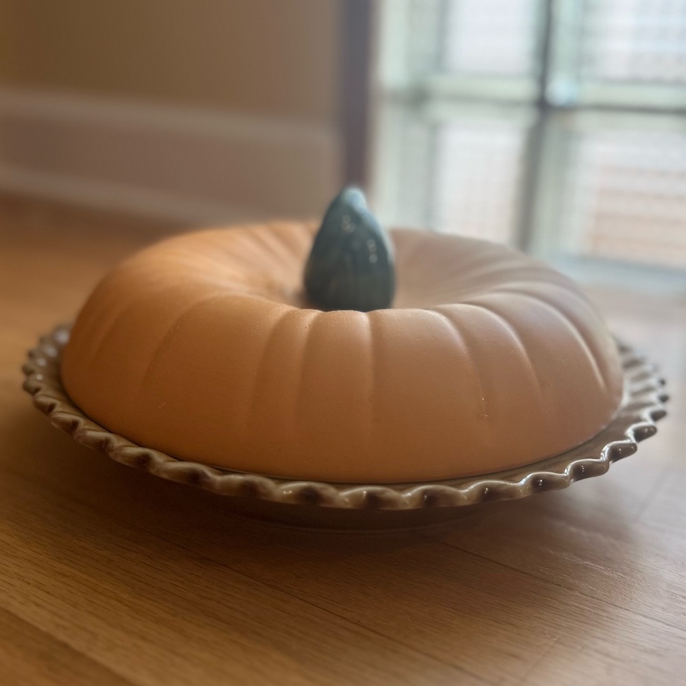 OGGI Pumpkin Pie Keeper 10.5”